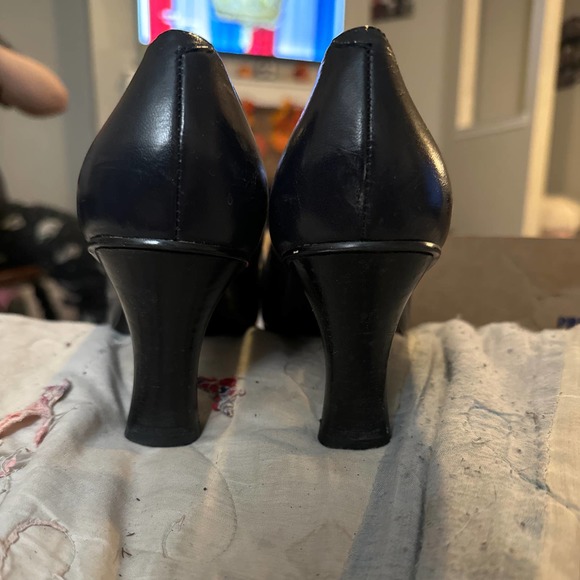 Black High Heels with Buckle size 7 - Picture 3 of 5